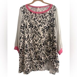 Women’s plus size 1X leopard tunic ruched side NWOT by Emerlad Cozy Casual
